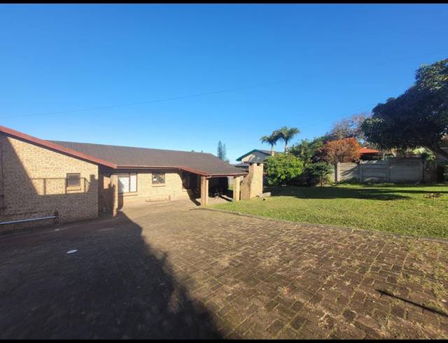 4 BEDROOM PROPERTY TO RENT IN MANABA BEACH